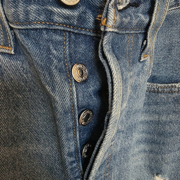 Levi's Women's 501 High Rise Straight Medium Wash Distressed Jeans Size 26x30 - Picture 4 of 8